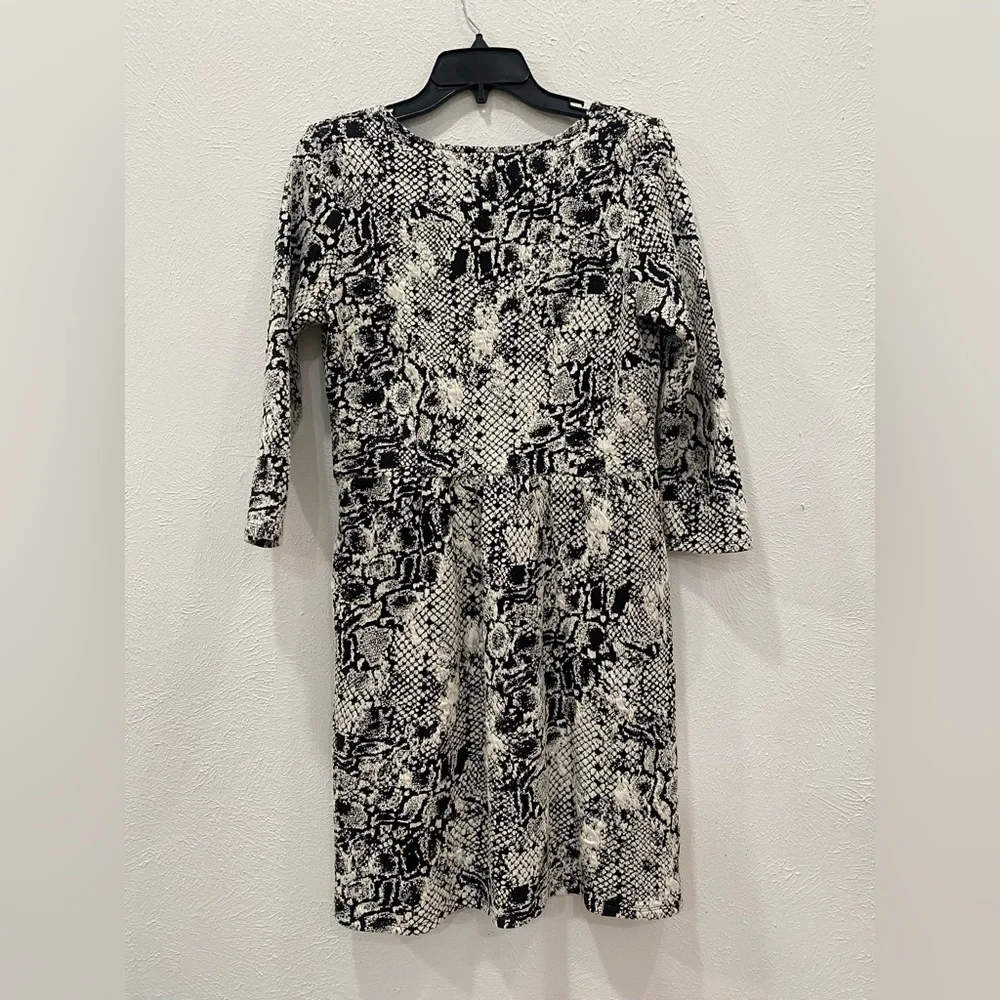 Anthropologie HD in Paris Black & White Reptile Textured Faux Wrap Dress Sz M - Picture 6 of 7